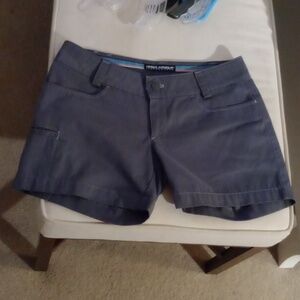 Grey Under armour performance shorts size 6